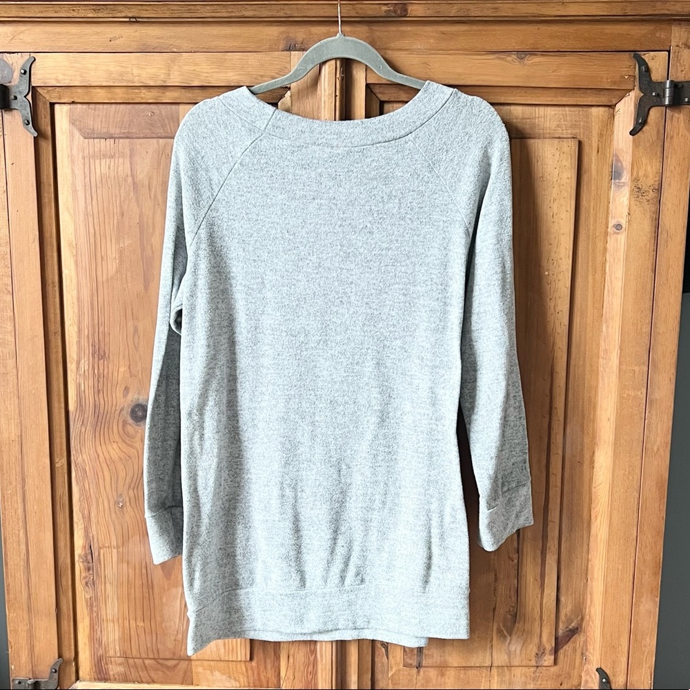 Pinkblush Gray Maternity Scoop Neck Sweatshirt Size Large - Picture 4 of 10